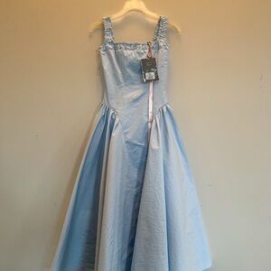 Elegant Light Blue Sleeveless Dress